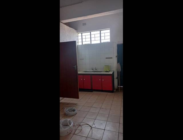 BUSINESS PROPERTY TO RENT IN ELSPARK